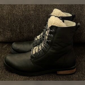 Sorel Women's Emelie Short Lace Cozy Boots Black Color Size-10